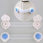 Attaches pour armoires afin que les enfants ne s'ouvrent pas