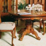 chaises en bois avec dossier
