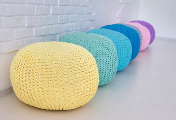 pouf tricoté pour la maison et l'intérieur
