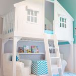 maison avec lits superposés