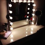 coiffeuse dans la chambre