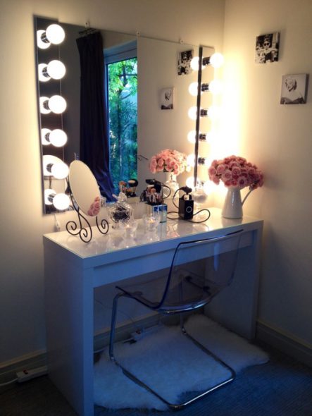 table de maquillage