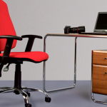 chaise d'ordinateur rouge