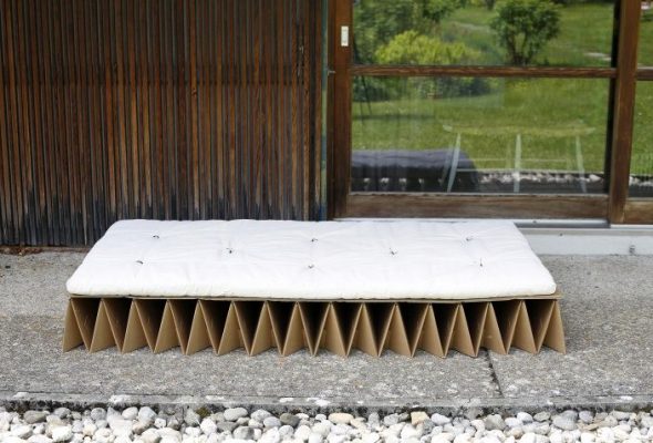 chaise longue en carton