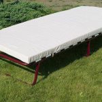commode de lit dans la nature