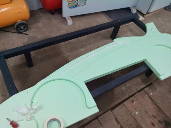 un lit pour un garçon avec ses propres mains