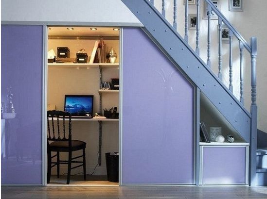 armoire sous l'escalier