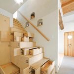 boîtes sous l'escalier