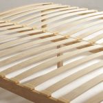 Base en lamelle pour lit orthopédique