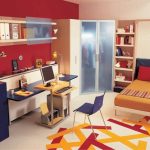 Lit pliant dans une chambre d'enfants lumineuse