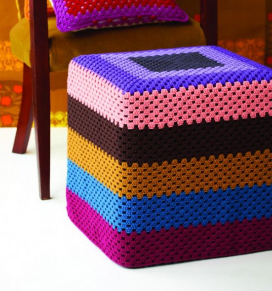 pouf au crochet clair