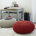 pouf tricoté à l'intérieur