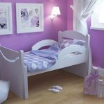 Lit pliant pour un enfant de trois ans