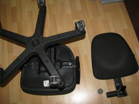 démonter une chaise d'ordinateur
