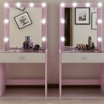 tables de maquillage roses