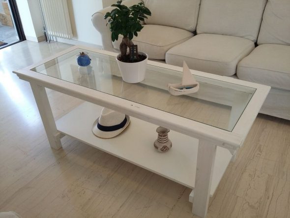 table de la fenêtre