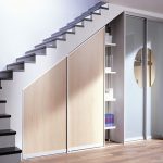 armoire sous l'escalier