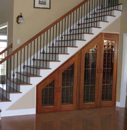 armoire sous l'escalier