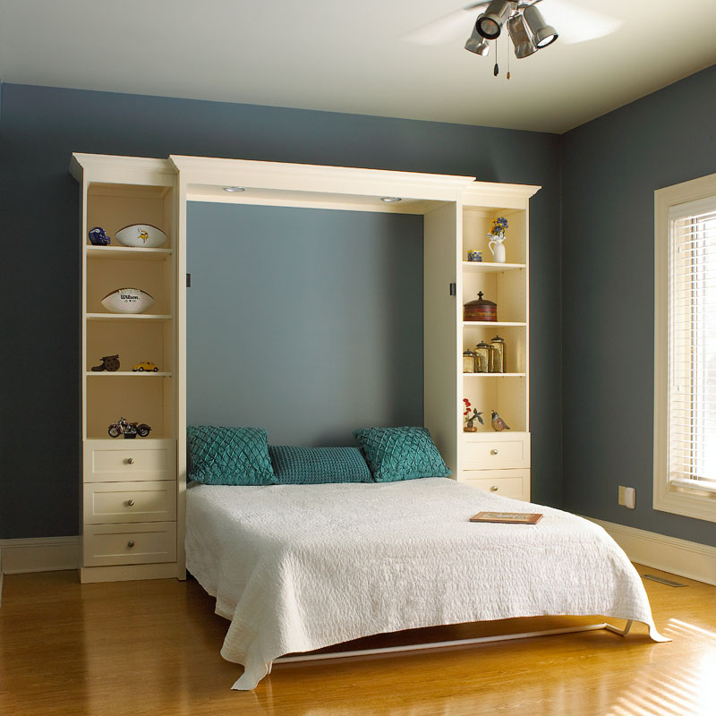 Lit pliable dans la chambre