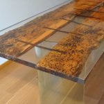 table en bois et verre