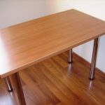 table avec bord