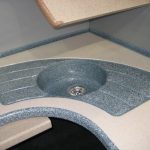 plateau gris plinthe