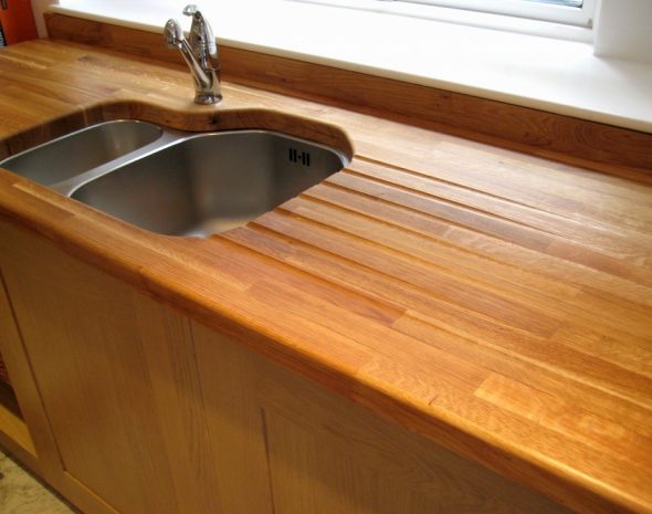 plateau avec plinthe en bois