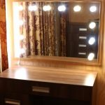table de maquillage en bois