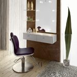 Table de maquillage avec lumière