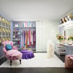 table de maquillage dans le dressing