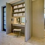 table de dressing dans le placard