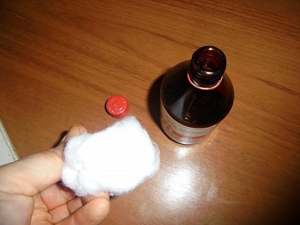 enlever les marques de scotch avec de l'alcool