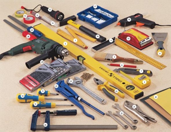 Outils pour monter et démonter des meubles