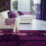 intérieur dans les tons violets