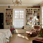 Bibliothèque dans la chambre