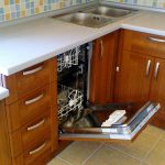 Armoire lave-vaisselle dans la cuisine