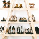 Boîte à chaussures originale dans le couloir