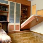 Les lits pliants sont une solution simple au manque d'espace.