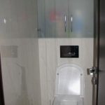 Panneau de finition des toilettes avec leurs propres mains