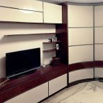 Armoires à rayons pratiques à l'intérieur