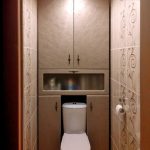Sanitaire dans les toilettes
