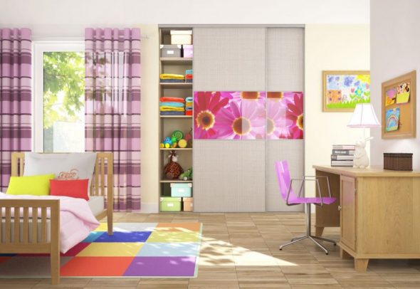 Armoire coulissante pour une grande chambre d'enfant