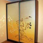 Armoire coulissante sous la commande