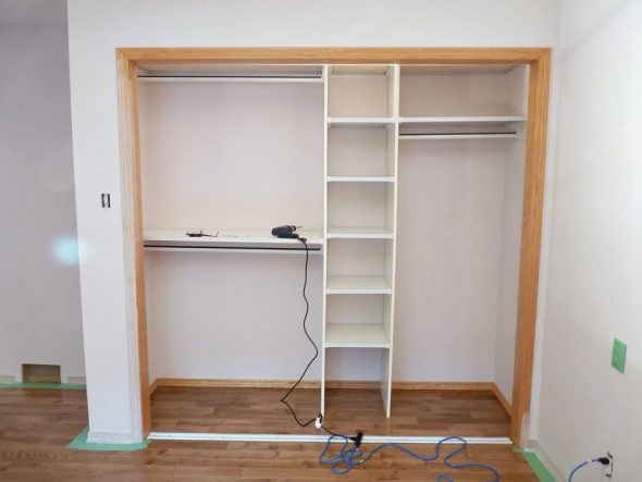 Garde-robe dans le hall