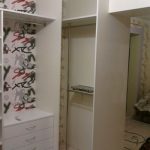 Cloison de garde-robe à l'intérieur