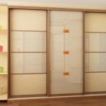 Design moderne d'une armoire coulissante