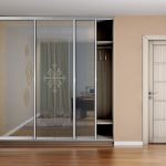 armoire dans le couloir