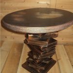 Table basse de livres anciens