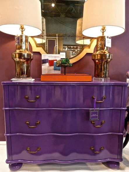 commode violette