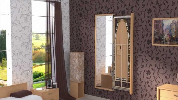 planche à repasser rétractable dans le miroir